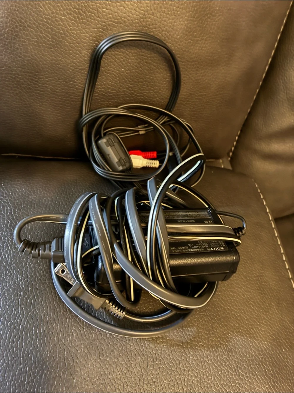 Sony Handycam DRC-DVD 92 Camcorder Bundled with Power Adapter & Carrying Case